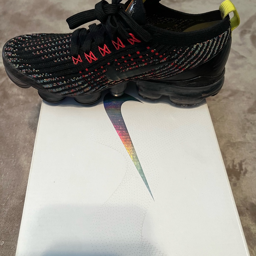 Nike Air Vapormax Flyknit 3 - Picture 6 of 8